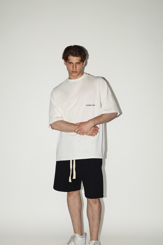 Essential t shirt 1 s